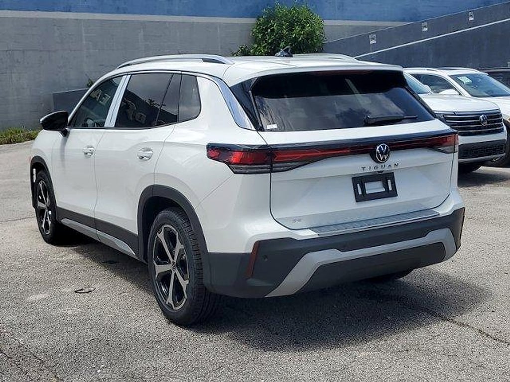 New 2026 Volkswagen Tiguan 2.0T SE SUV