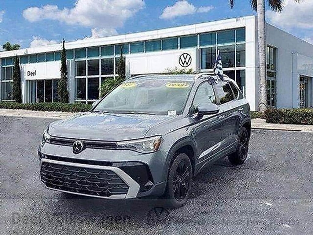 New 2025 Volkswagen Taos 1.5T SE SUV