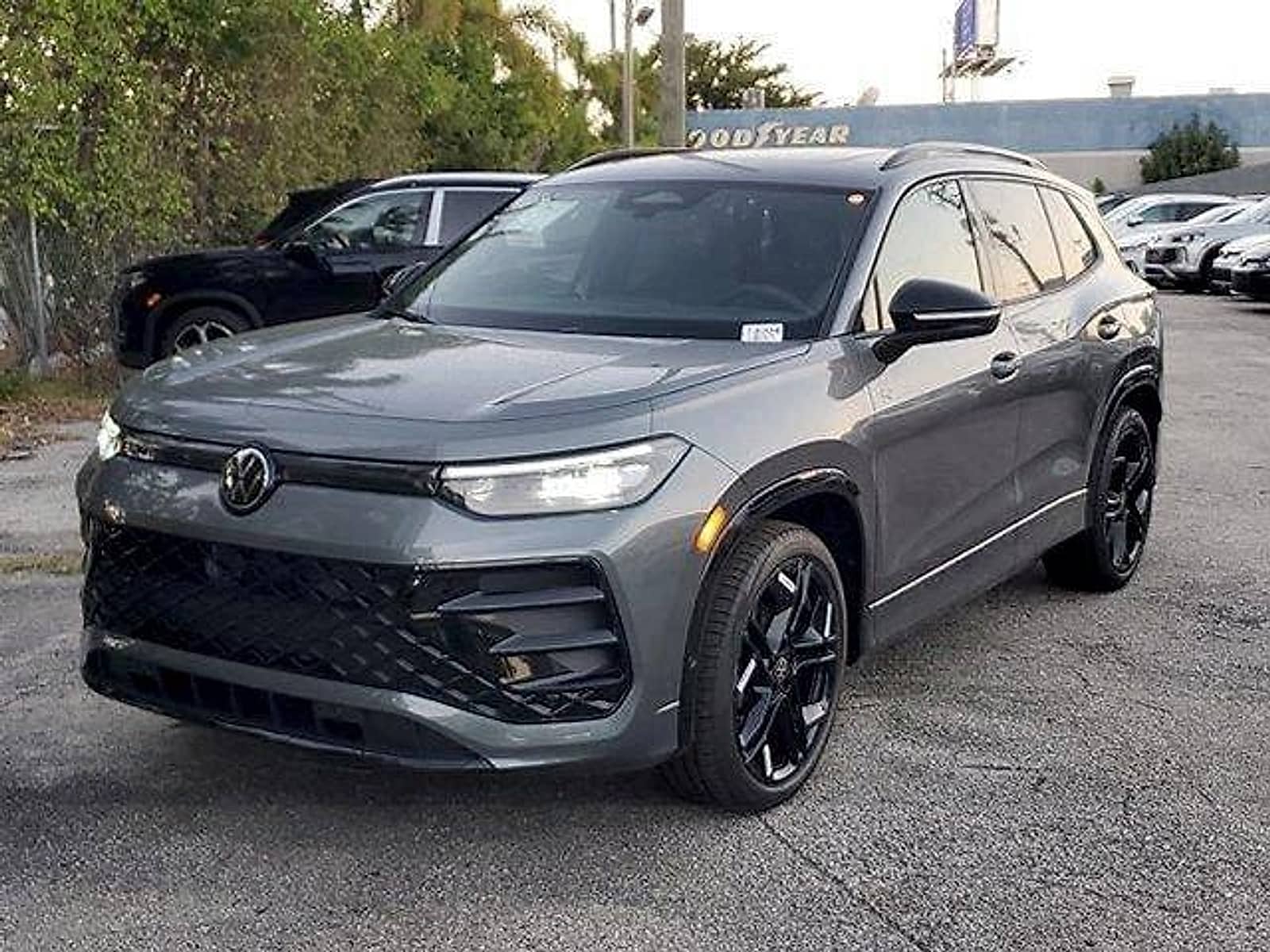 2026 Volkswagen Tiguan SE R-LINE BLACK - Photo 18