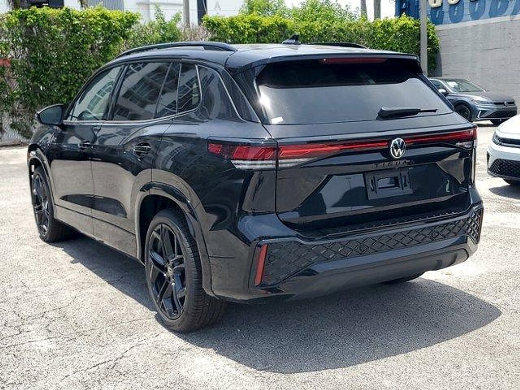 New 2026 Volkswagen Tiguan 2.0T SE R-Line Black SUV