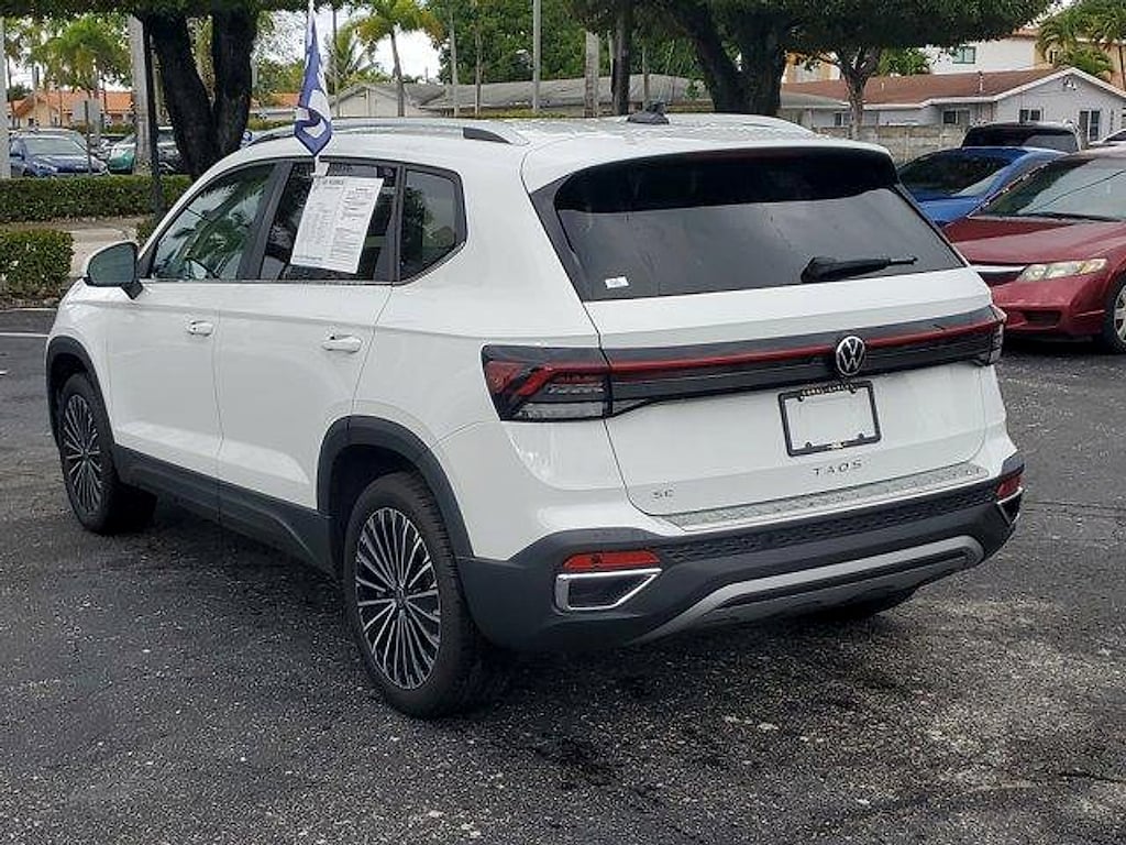 New 2025 Volkswagen Taos 1.5T SE SUV