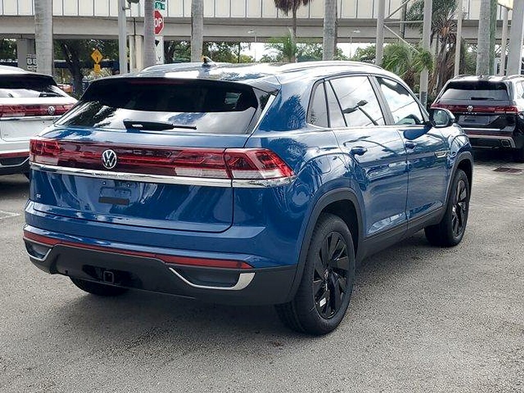 New 2026 Volkswagen Atlas Cross Sport 2.0T SE w/Technology SUV