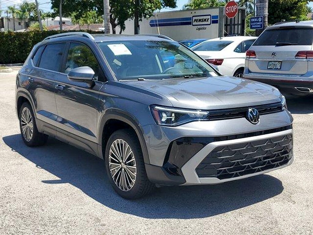 New 2026 Volkswagen Taos 1.5T SE SUV