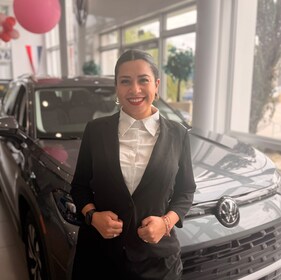 Staff member Linda Reyes from abe67e9e28a5