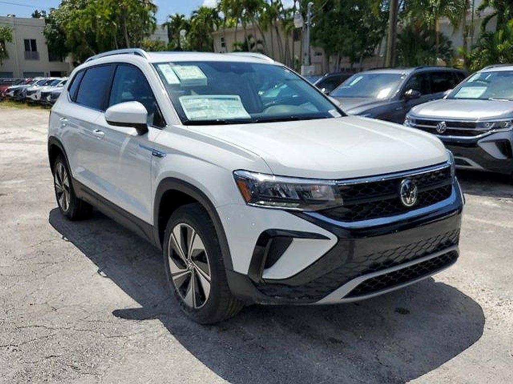 New 2024 Volkswagen Taos 1.5T SE SUV