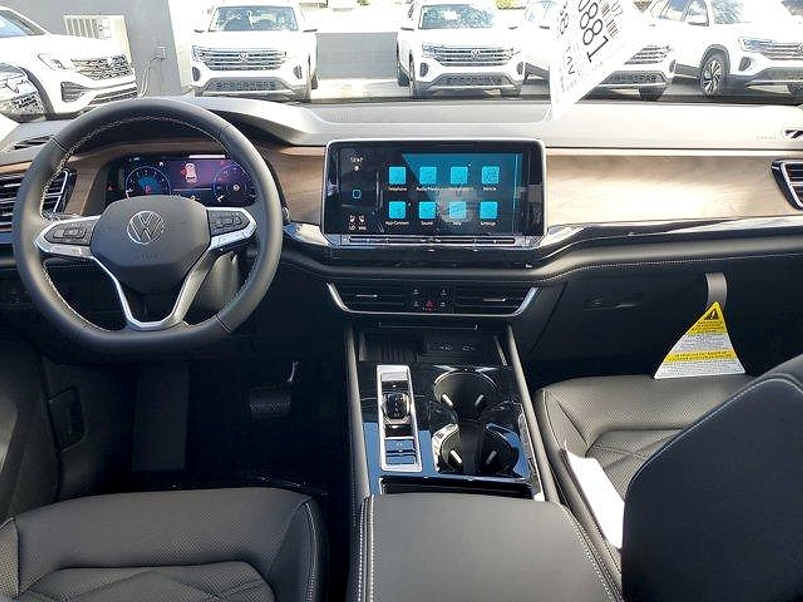 2026 Volkswagen Atlas SE w/Tech - Photo 6