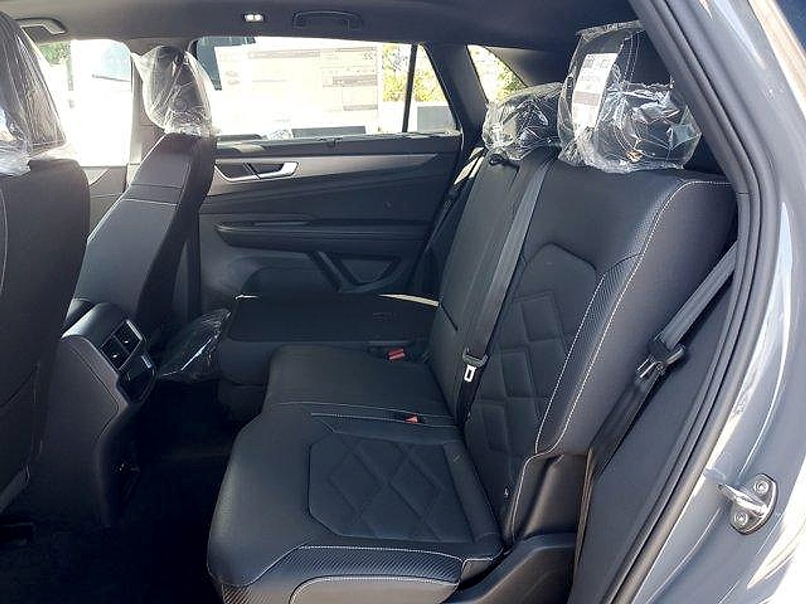 2026 Volkswagen Atlas Cross Sport SE w/Tech - Photo 7
