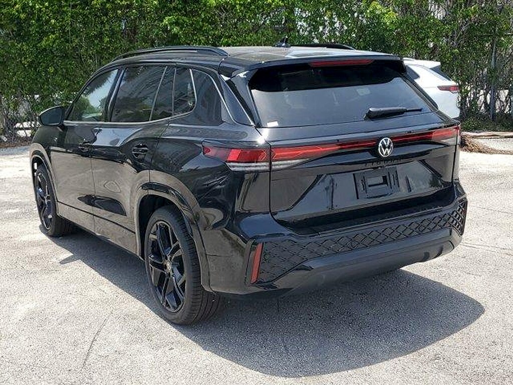 New 2026 Volkswagen Tiguan 2.0T SE R-Line Black SUV