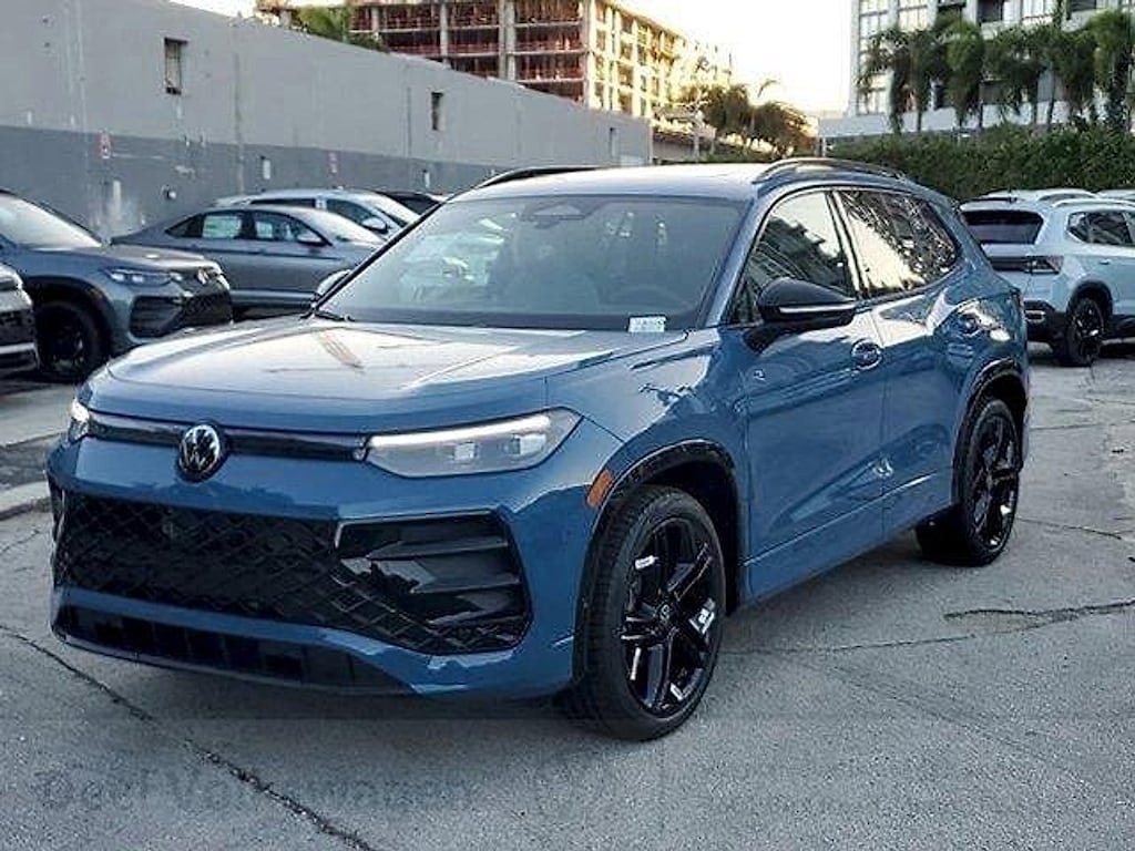 New 2026 Volkswagen Tiguan 2.0T SE R-Line Black SUV