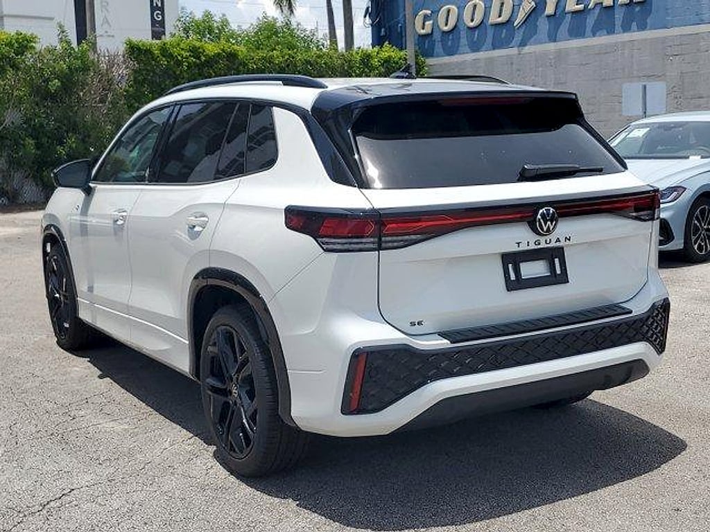 New 2026 Volkswagen Tiguan 2.0T SE R-Line Black SUV