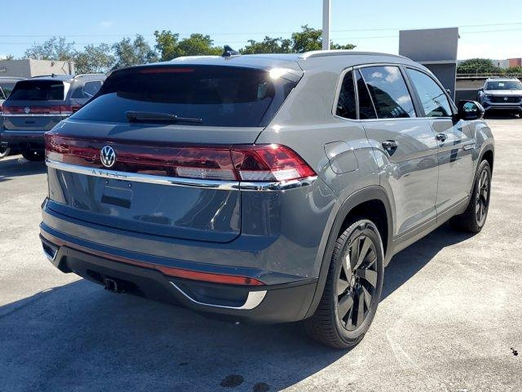 New 2026 Volkswagen Atlas Cross Sport 2.0T SE w/Technology SUV