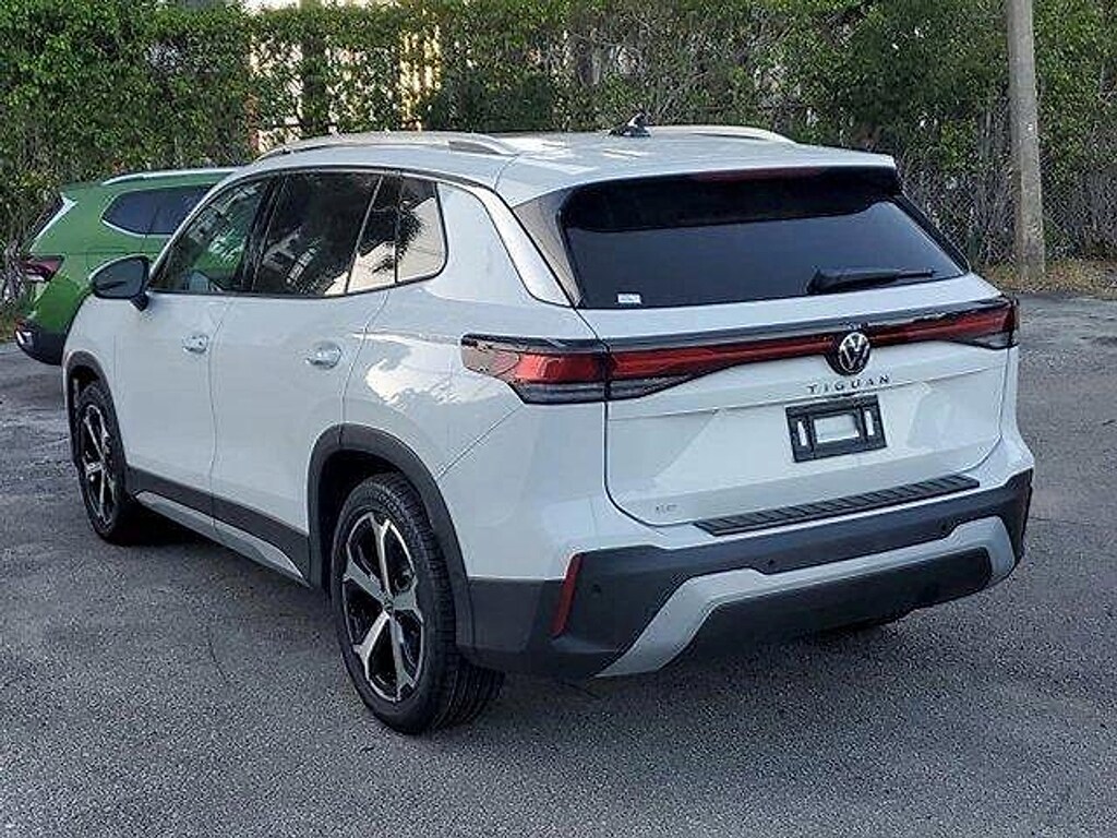 New 2026 Volkswagen Tiguan 2.0T SE SUV