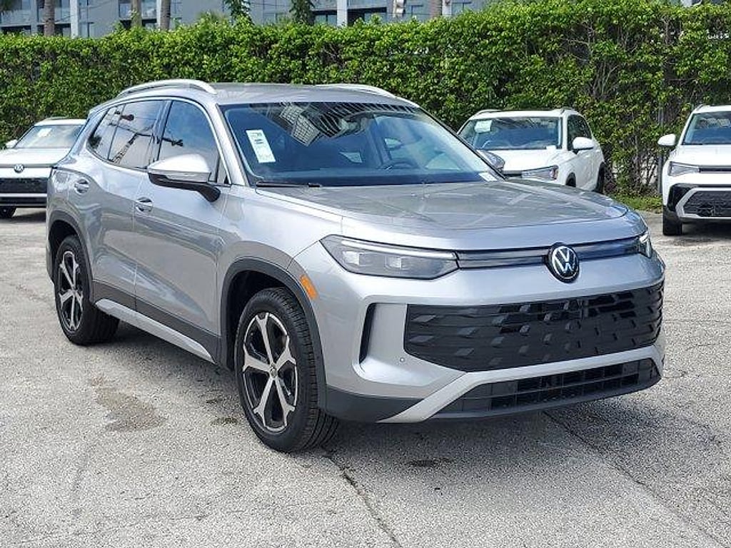 New 2025 Volkswagen Tiguan 2.0T SE SUV