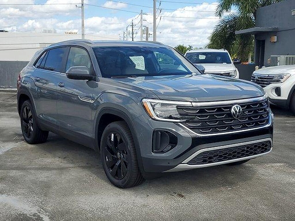 New 2026 Volkswagen Atlas Cross Sport 2.0T SE w/Technology SUV