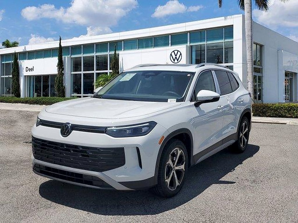 New 2026 Volkswagen Tiguan 2.0T SE SUV