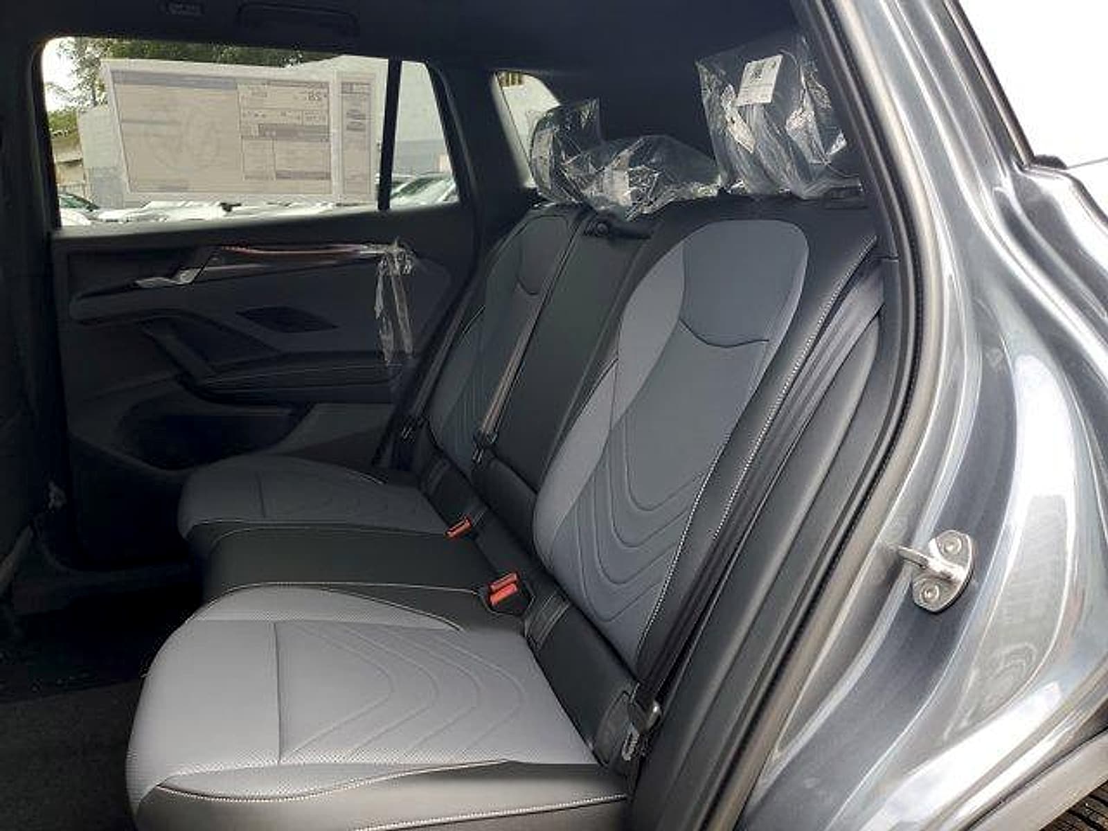 2026 Volkswagen Tiguan SE R-LINE BLACK - Photo 7