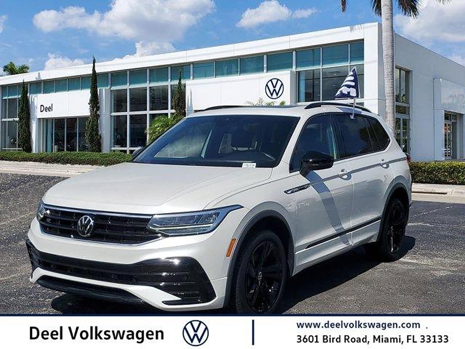 2023 Volkswagen Tiguan SE R-LINE BLACK