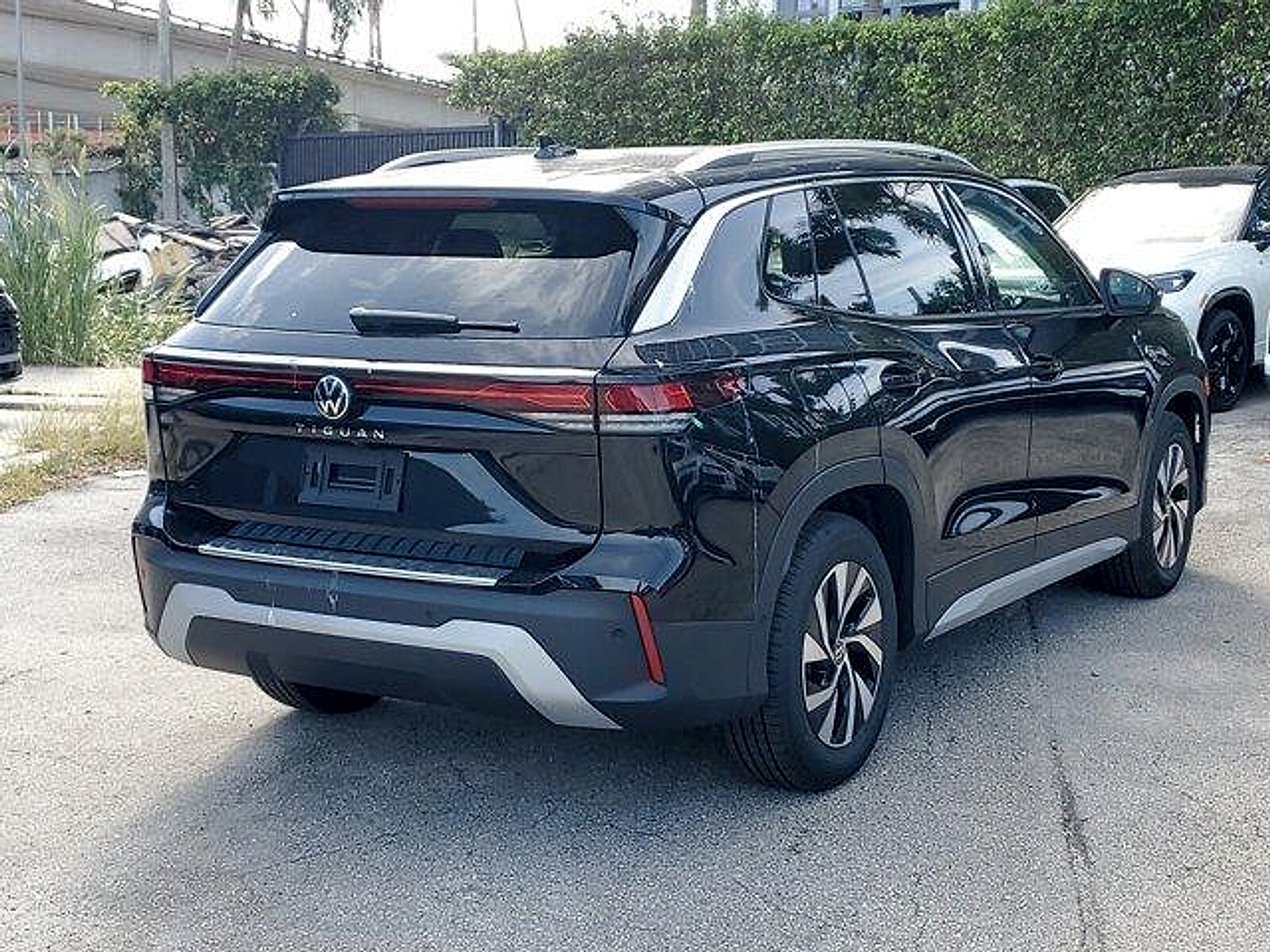 2026 Volkswagen Tiguan S photo 3