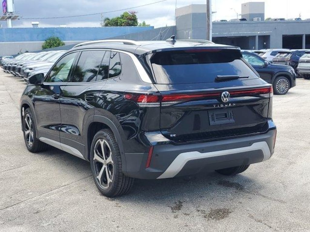 New 2025 Volkswagen Tiguan 2.0T SE SUV
