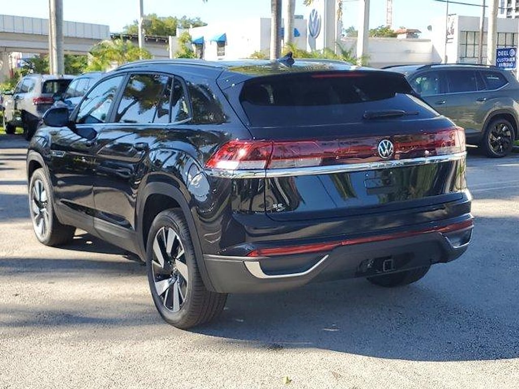 New 2026 Volkswagen Atlas Cross Sport 2.0T SE w/Technology SUV