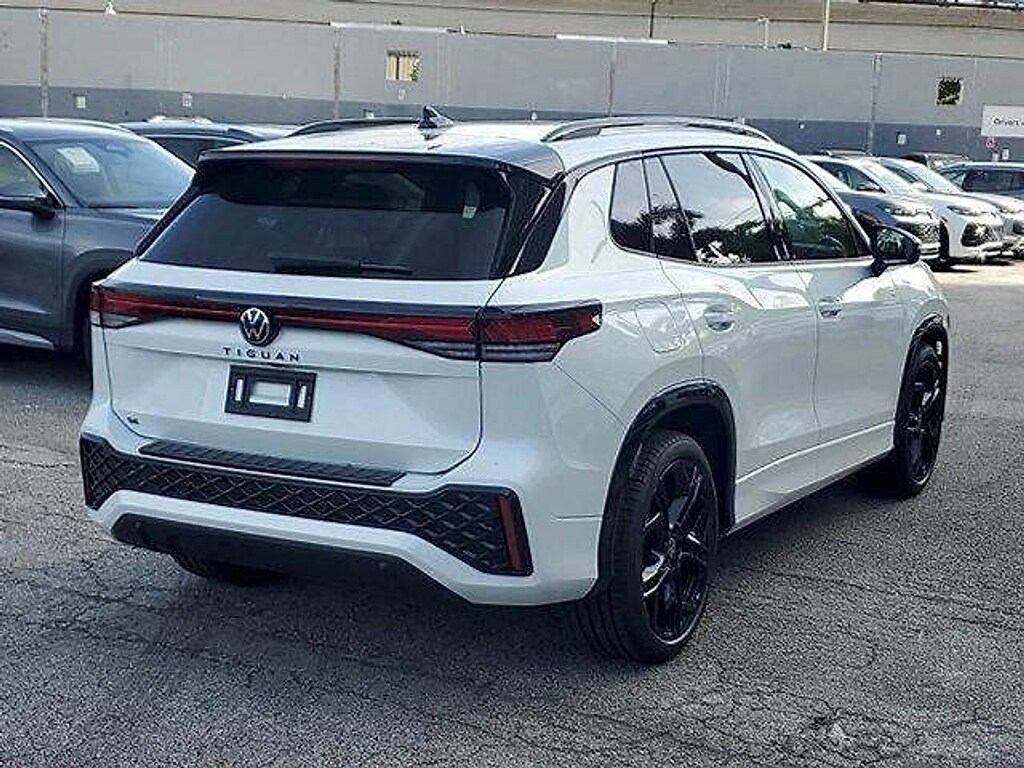 New 2026 Volkswagen Tiguan 2.0T SE SUV