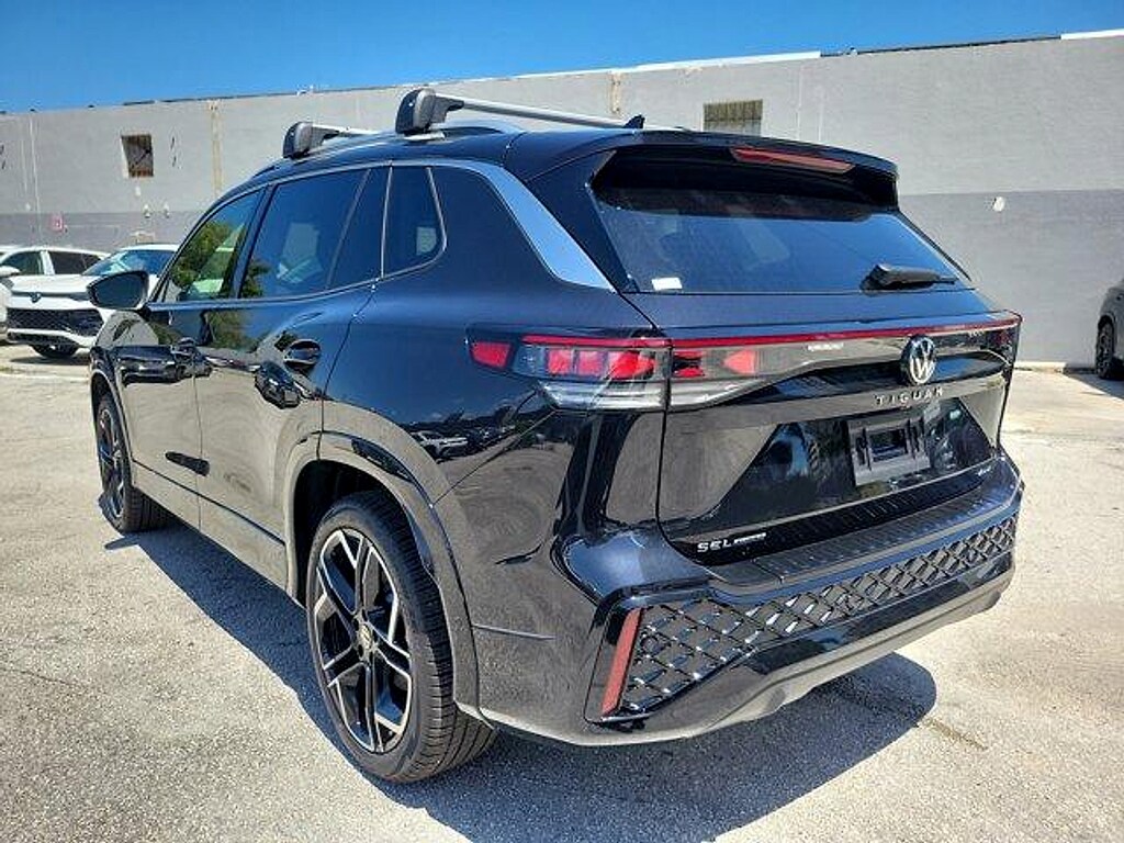 New 2026 Volkswagen Tiguan 2.0T SEL R-Line Turbo SUV