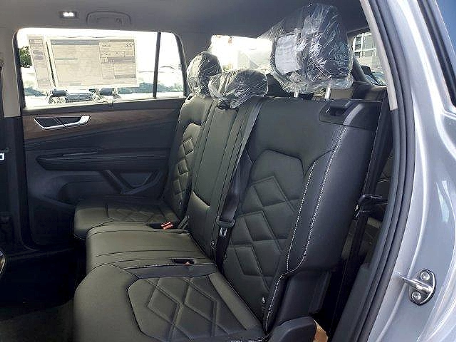 2026 Volkswagen Atlas SE w/Tech - Photo 7