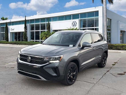 2024 Volkswagen Taos SE SE FWD
