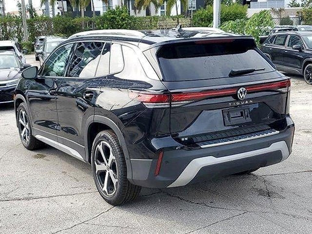 New 2026 Volkswagen Tiguan 2.0T SE SUV