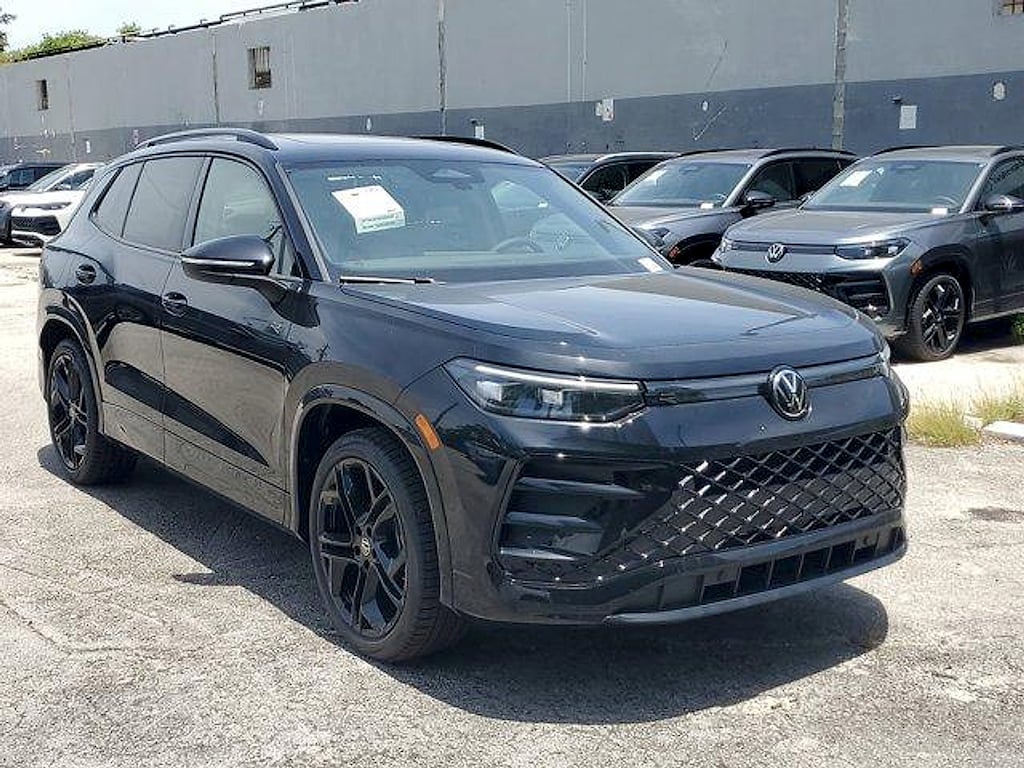 New 2026 Volkswagen Tiguan 2.0T SE R-Line Black SUV