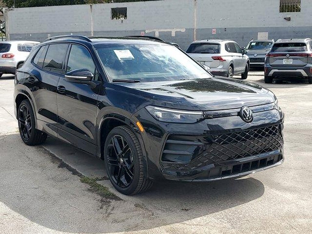 New 2026 Volkswagen Tiguan 2.0T SE R-Line Black SUV