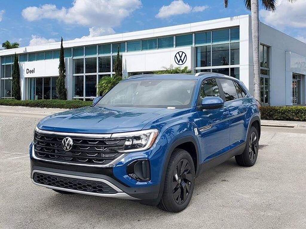 New 2026 Volkswagen Atlas Cross Sport 2.0T SE w/Technology SUV