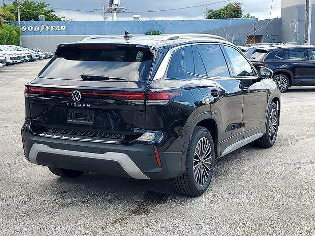 New 2025 Volkswagen Tiguan 2.0T S SUV