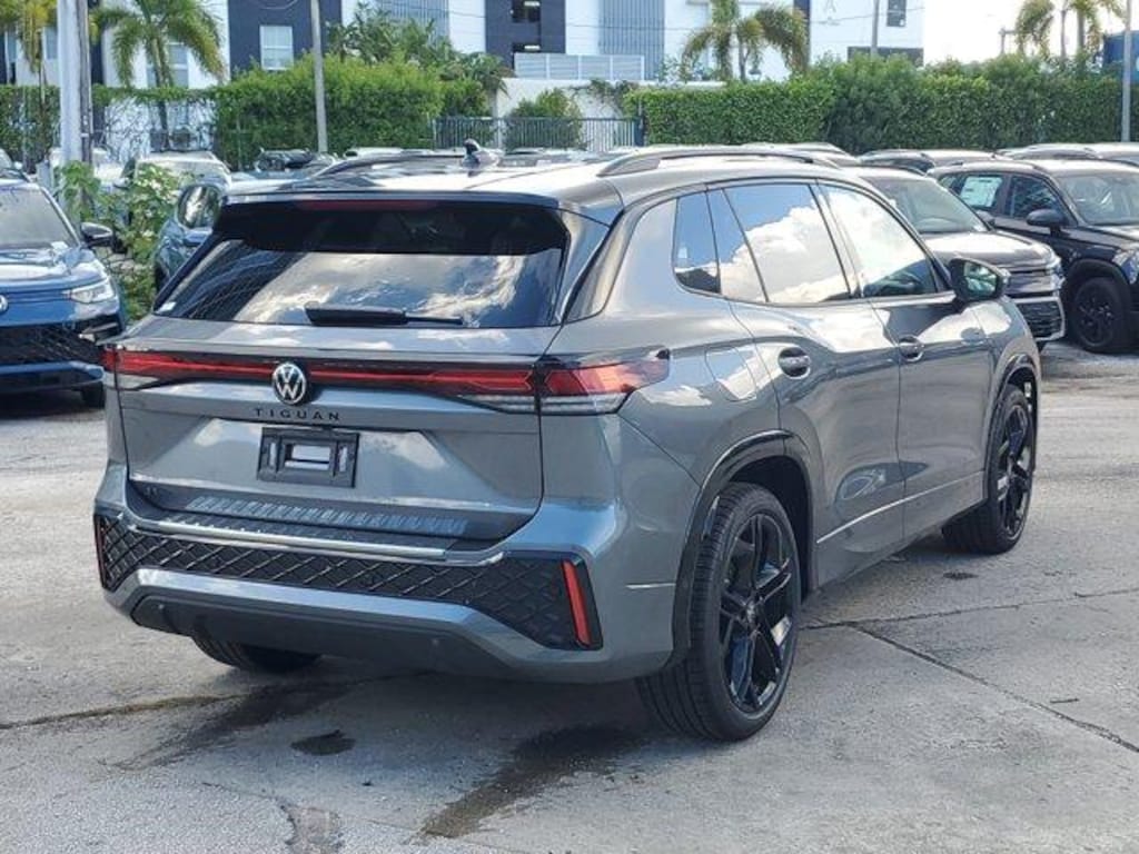 New 2025 Volkswagen Tiguan 2.0T SE R-Line Black SUV