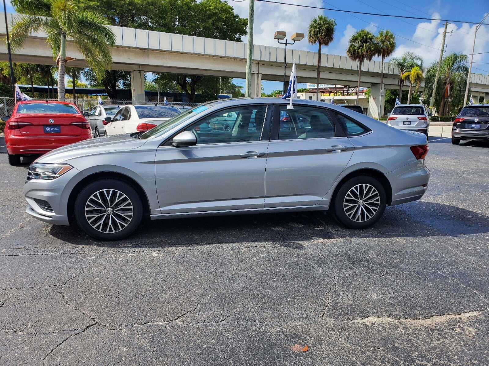 Used 2019 Volkswagen Jetta SE with VIN 3VWCB7BU3KM220293 for sale in Miami, FL