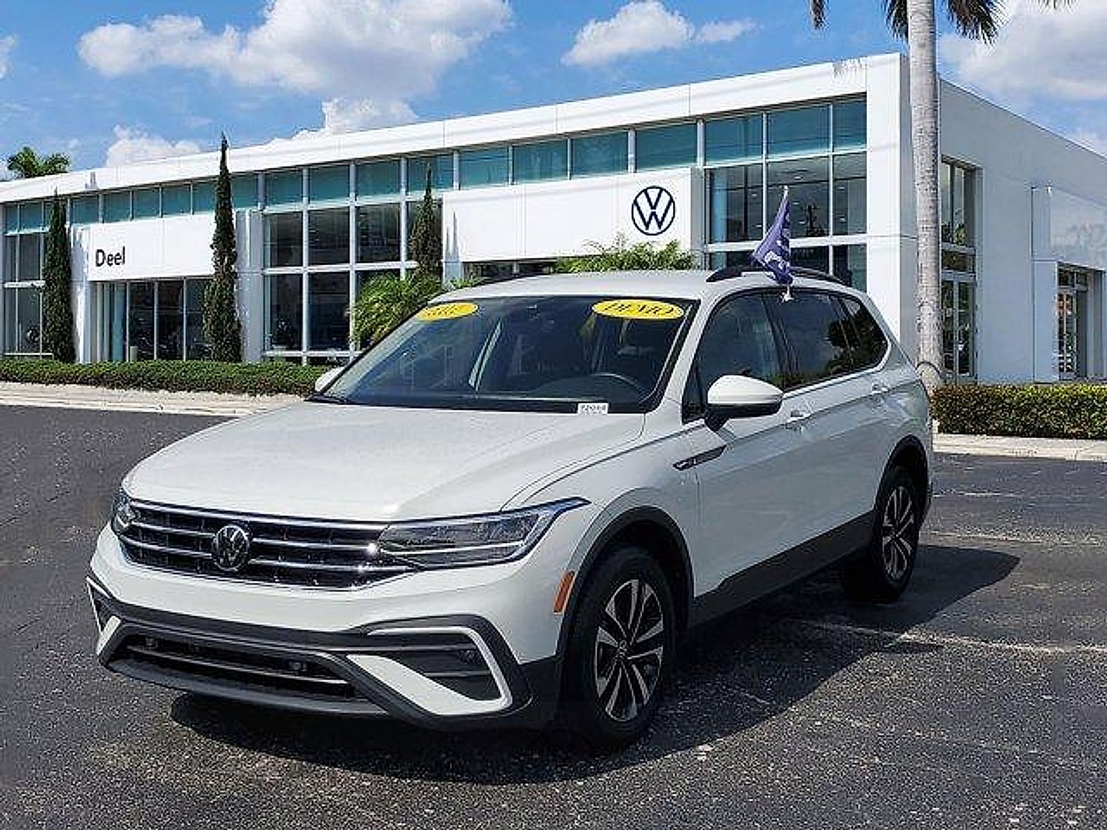 2024 Volkswagen Tiguan S's photo