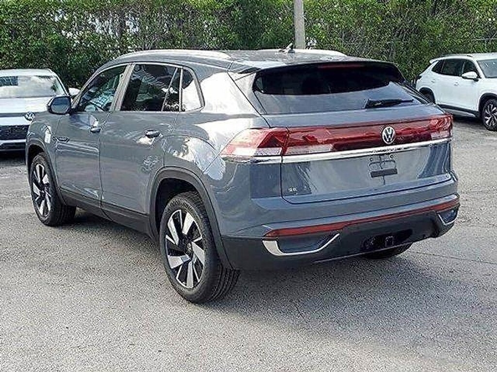 New 2026 Volkswagen Atlas Cross Sport 2.0T SE w/Technology SUV