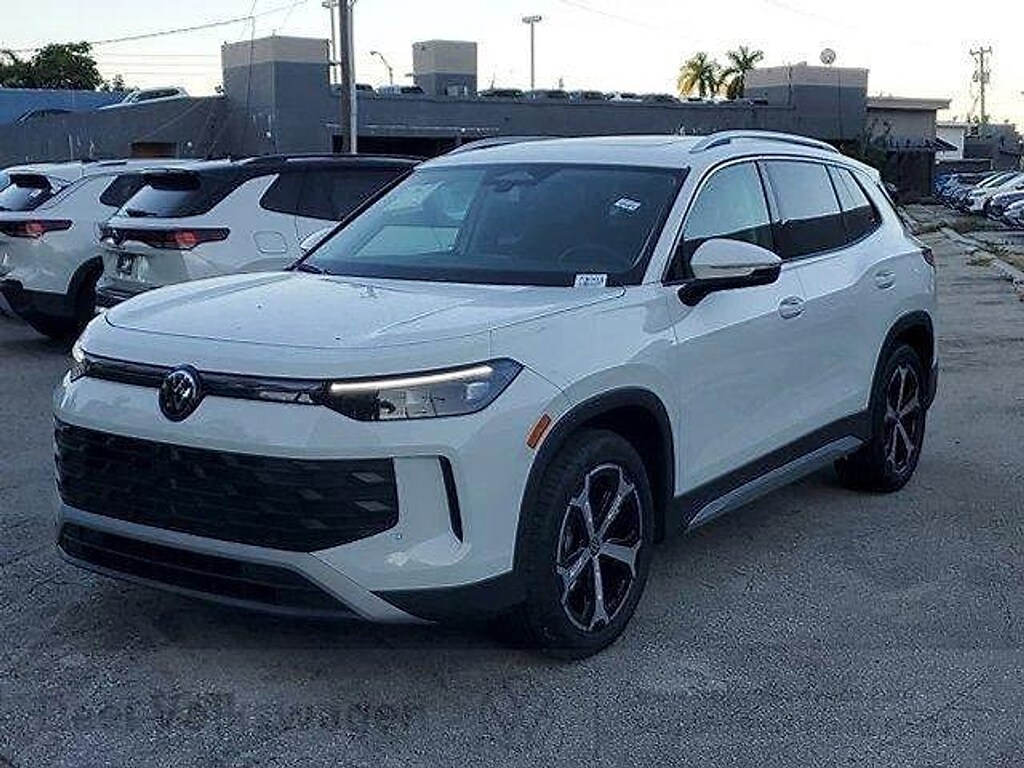 New 2026 Volkswagen Tiguan 2.0T SE SUV