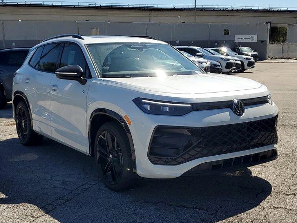 New 2026 Volkswagen Tiguan 2.0T SE R-Line Black SUV