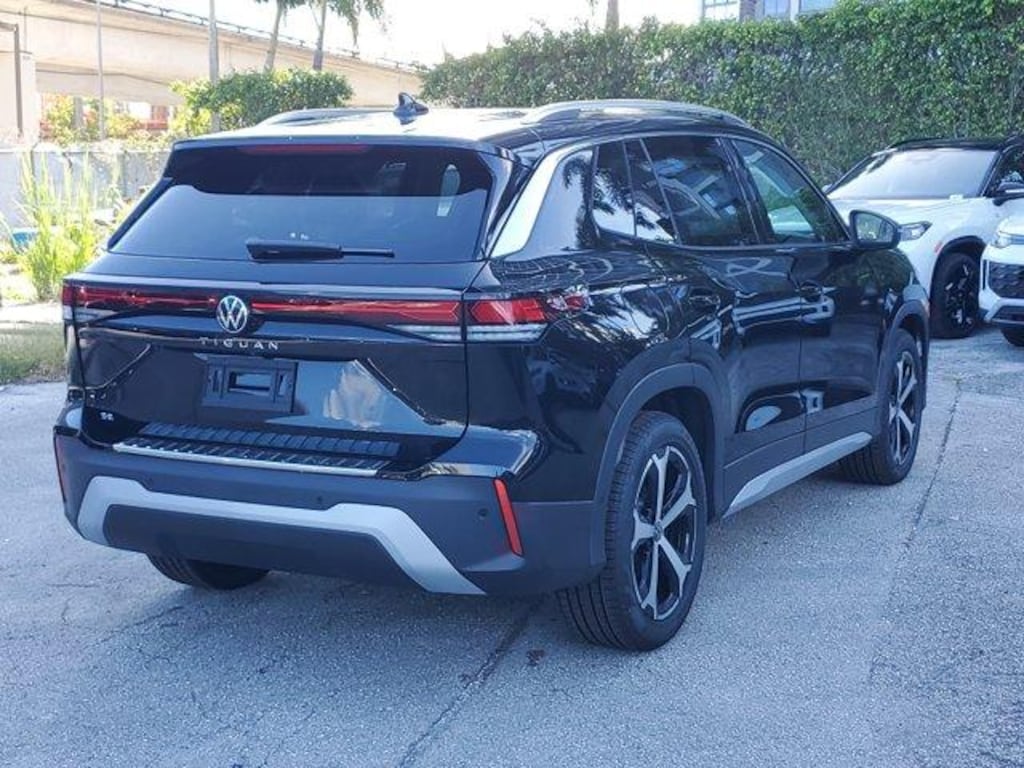New 2025 Volkswagen Tiguan 2.0T SE SUV