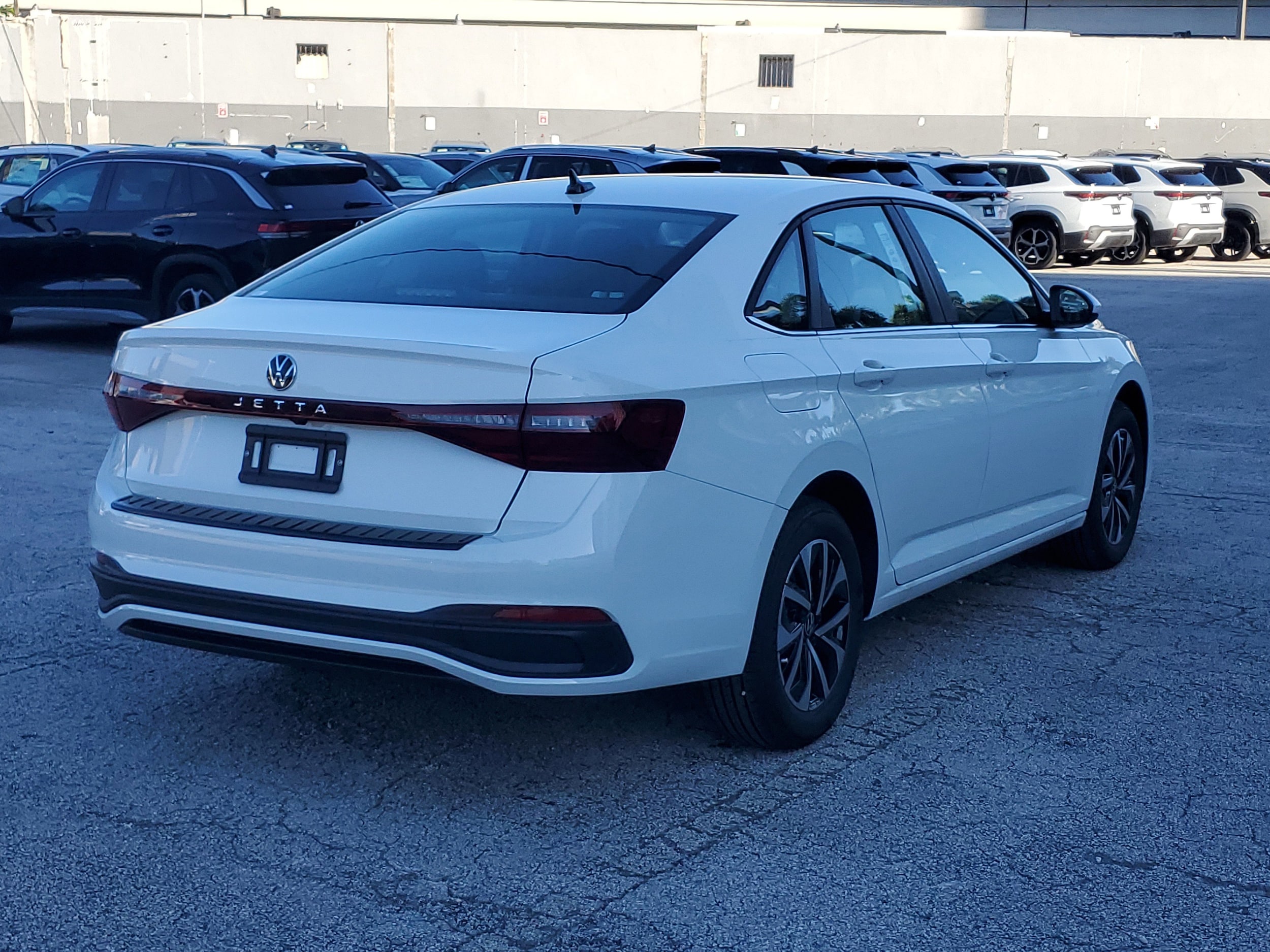 2025 Volkswagen Jetta 1.5T S photo 3