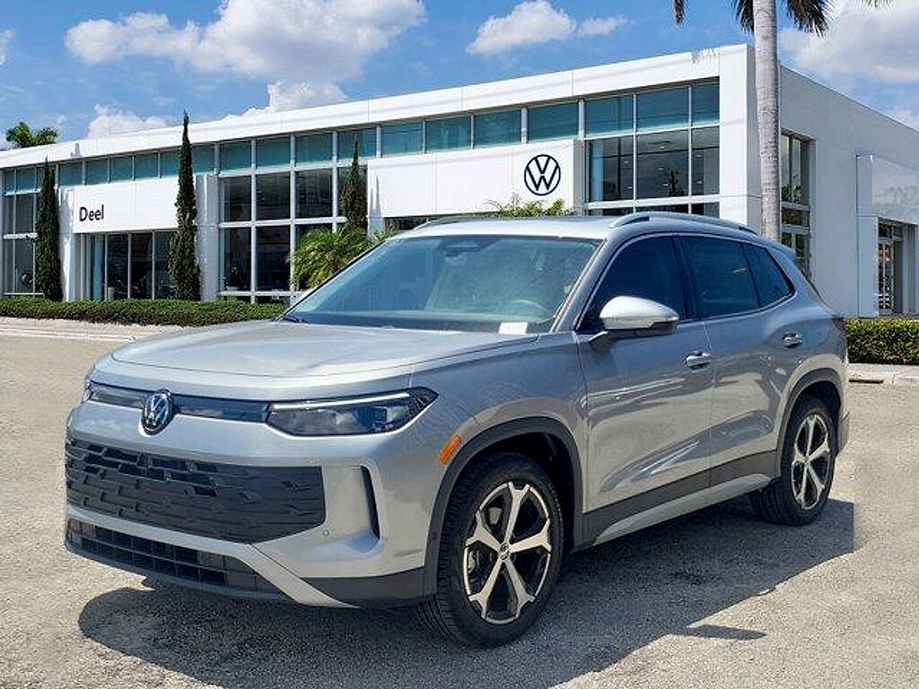 New 2026 Volkswagen Tiguan 2.0T SE SUV