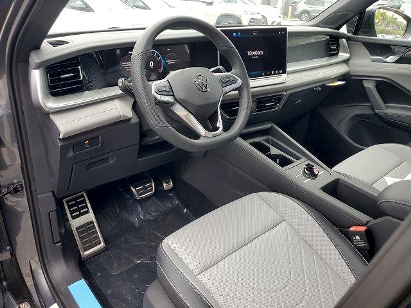 2026 Volkswagen Tiguan SE R-LINE BLACK - Photo 8