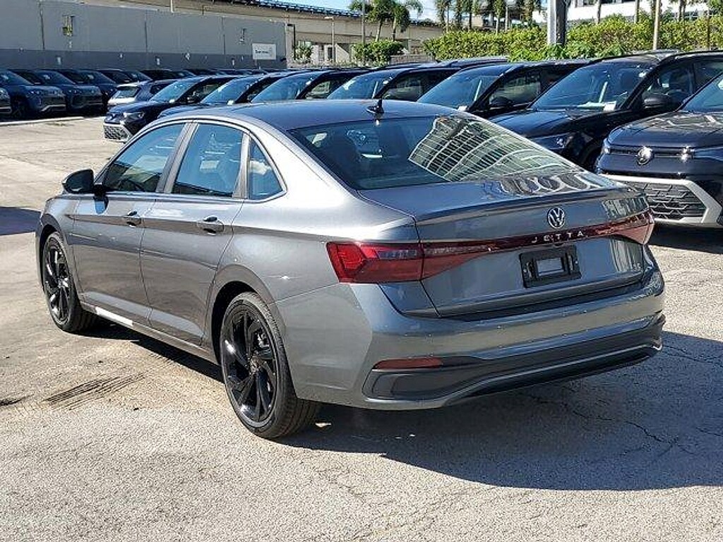 New 2026 Volkswagen Jetta 1.5T SE Sedan