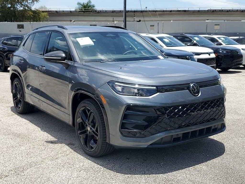 New 2026 Volkswagen Tiguan 2.0T SE R-Line Black SUV