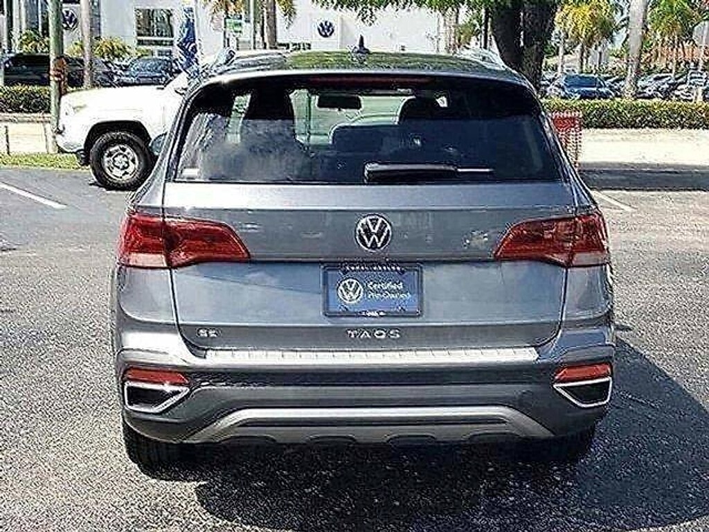 Used 2022 Volkswagen Taos SE SE FWD