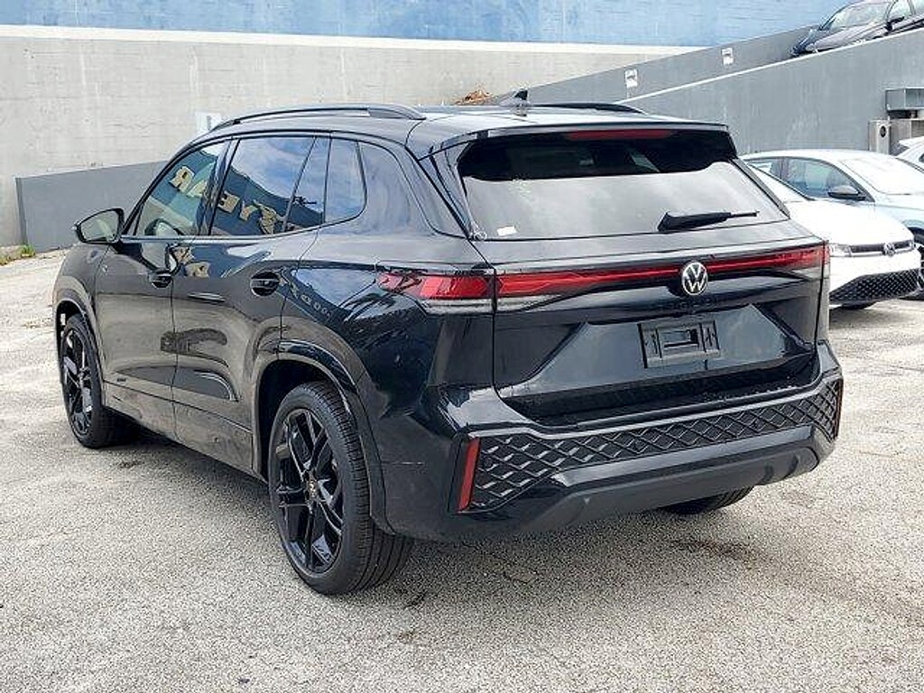 New 2026 Volkswagen Tiguan 2.0T SE R-Line Black SUV