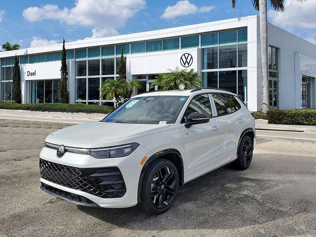 New 2026 Volkswagen Tiguan 2.0T SE SUV