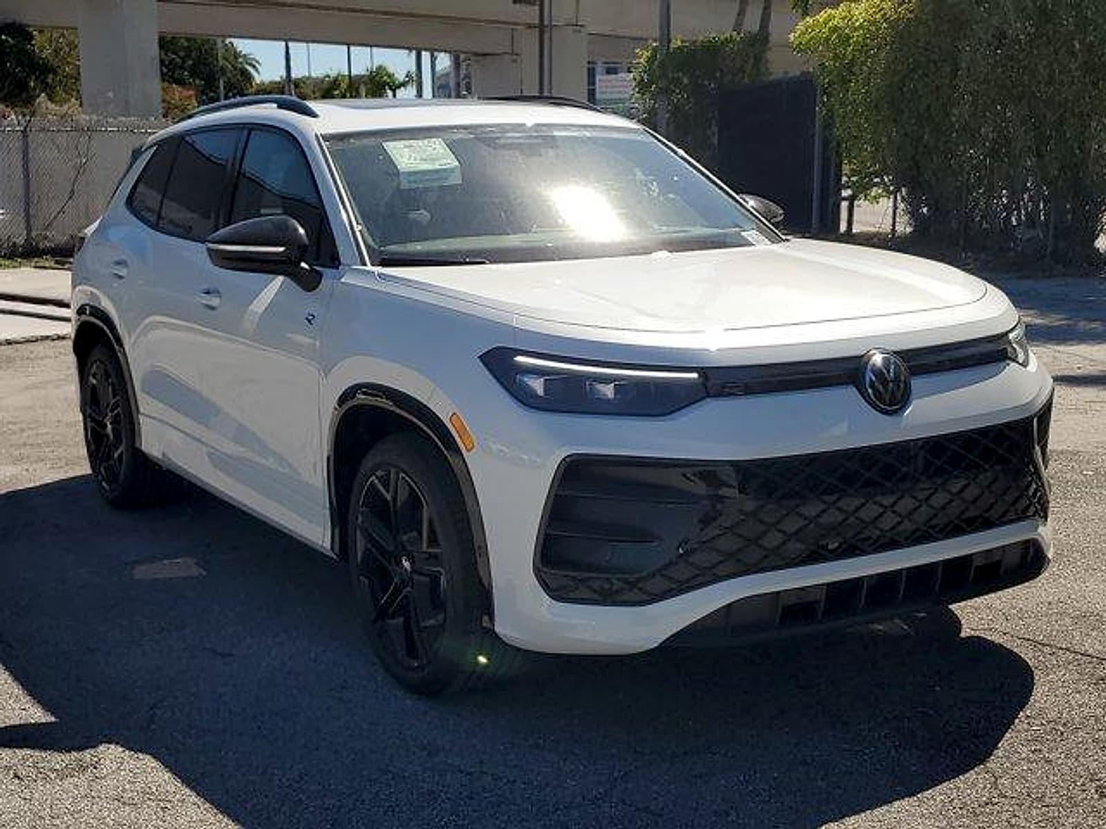 2026 Volkswagen Tiguan SE R-LINE BLACK