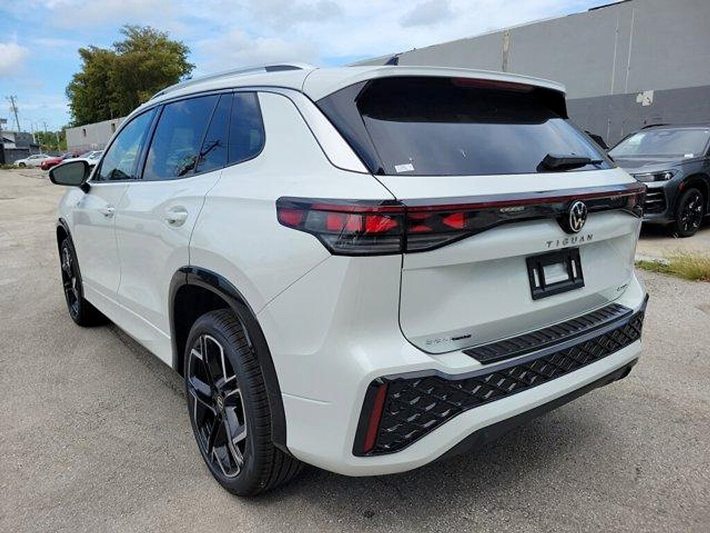 New 2026 Volkswagen Tiguan 2.0T SEL R-Line Turbo SUV
